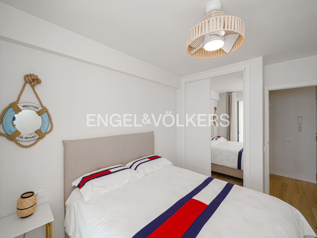 Apartamento de 2 habitaciones en Benidorm en alquiler con piscina garaje - 1.600 € (Ref: 10034242)
