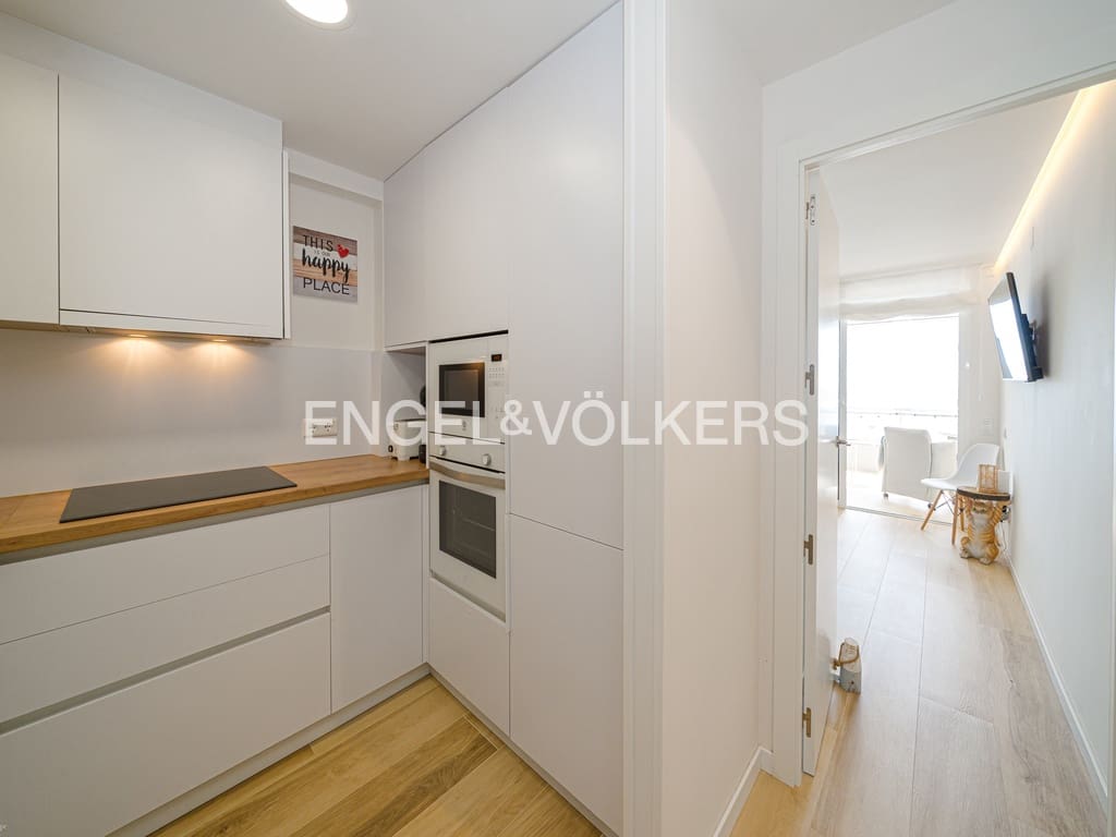 Apartamento de 2 habitaciones en Benidorm en alquiler con piscina garaje - 1.600 € (Ref: 10034242)
