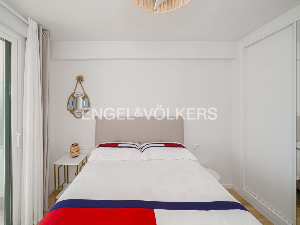 Apartamento de 2 habitaciones en Benidorm en alquiler con piscina garaje - 1.600 € (Ref: 10034242)