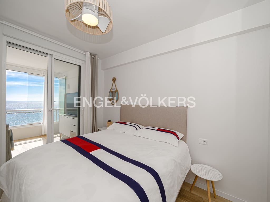 Apartamento de 2 habitaciones en Benidorm en alquiler con piscina garaje - 1.600 € (Ref: 10034242)