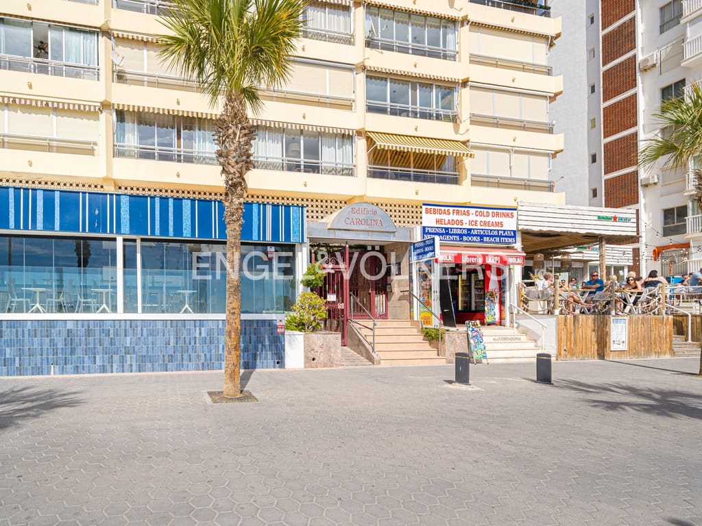 Apartamento de 2 habitaciones en Benidorm en alquiler con piscina garaje - 1.600 € (Ref: 10034242)