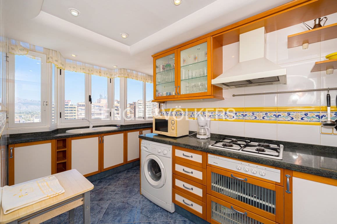2 soveværelse Lejlighed til leje i Benidorm med swimmingpool garage - € 1.000 (Ref: 10091505)