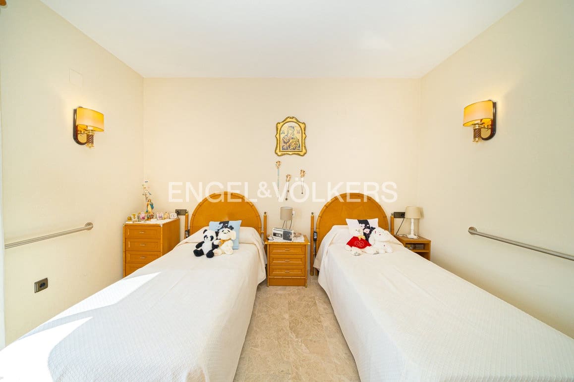 Apartamento de 3 habitaciones en Benidorm en venta con piscina garaje - 650.000 € (Ref: 10091506)