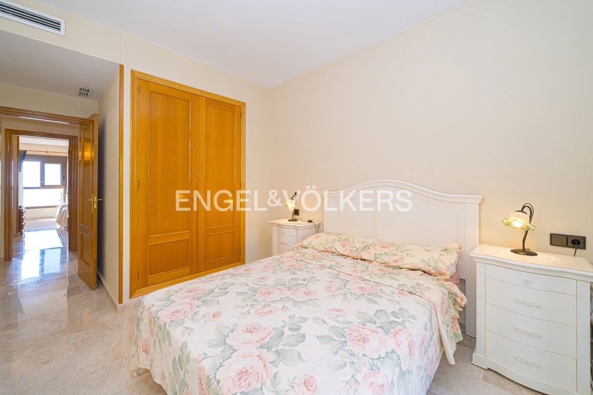 Apartamento de 3 habitaciones en Benidorm en venta con piscina garaje - 650.000 € (Ref: 10091506)