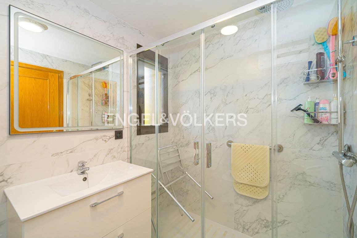 Apartamento de 3 habitaciones en Benidorm en venta con piscina garaje - 650.000 € (Ref: 10091506)