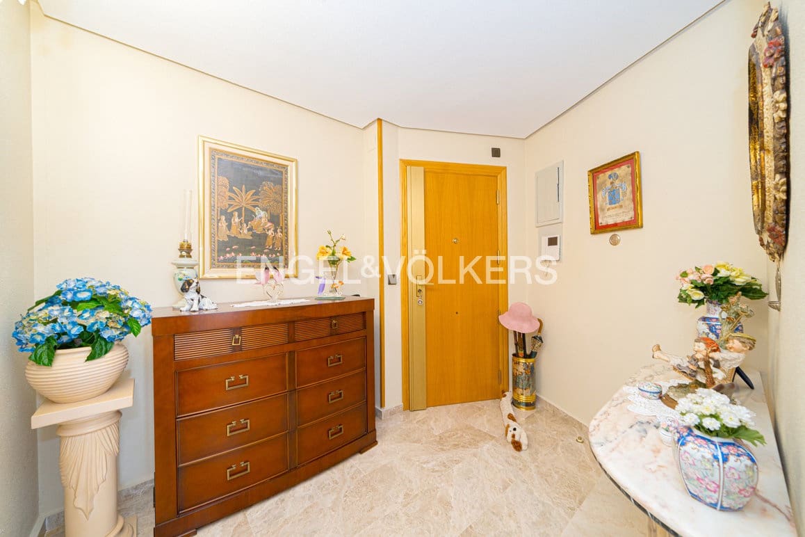 Apartamento de 3 habitaciones en Benidorm en venta con piscina garaje - 650.000 € (Ref: 10091506)