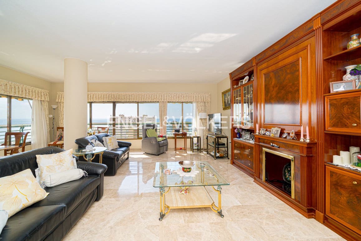 Apartamento de 3 habitaciones en Benidorm en venta con piscina garaje - 650.000 € (Ref: 10091506)