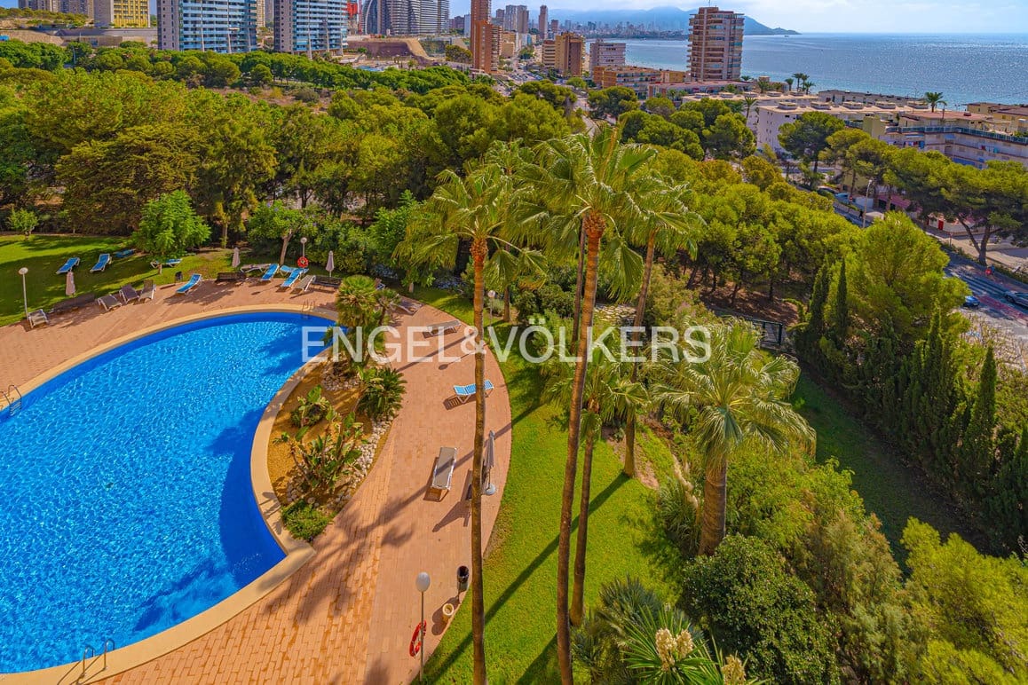 Apartamento de 3 habitaciones en Benidorm en venta con piscina garaje - 650.000 € (Ref: 10091506)