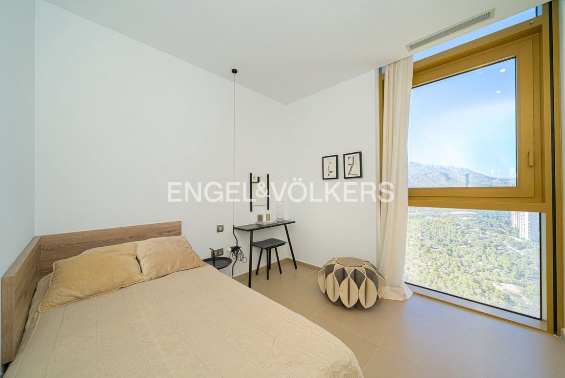 2 Zimmer Apartment zu verkaufen in Benidorm mit Pool Garage - 755.000 € (Ref: 10091507)