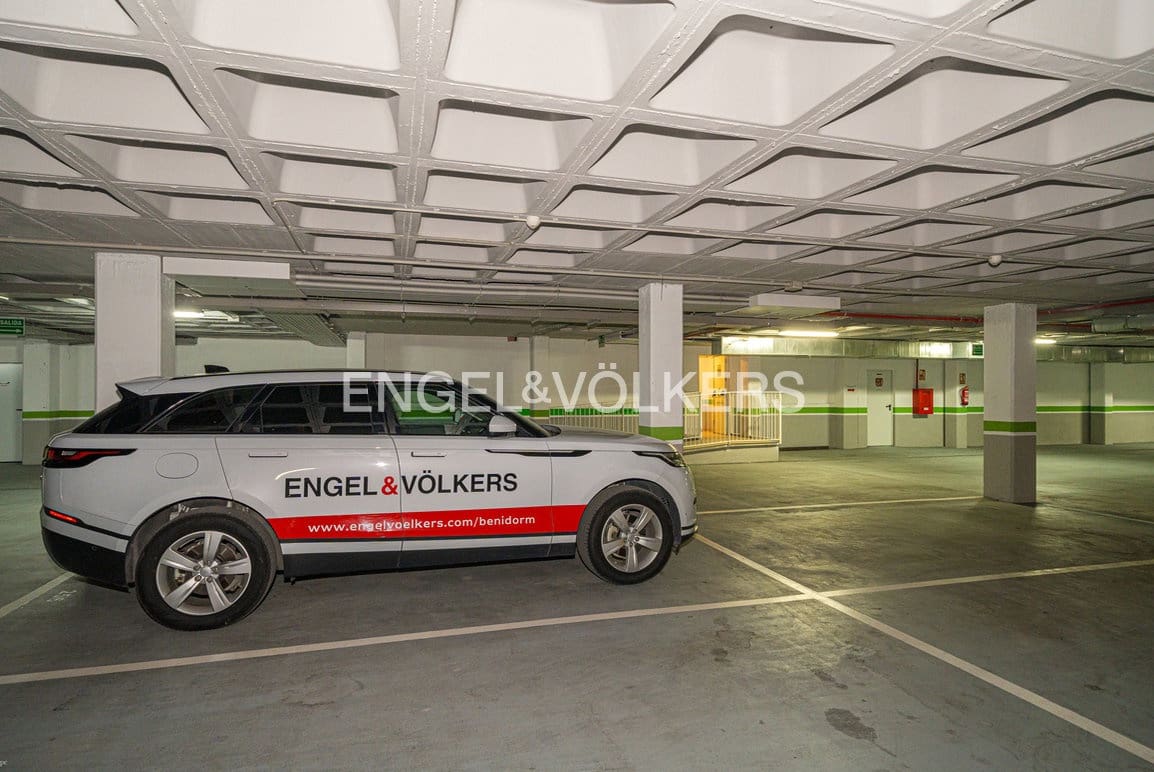 2 Zimmer Apartment zu verkaufen in Benidorm mit Pool Garage - 755.000 € (Ref: 10091507)