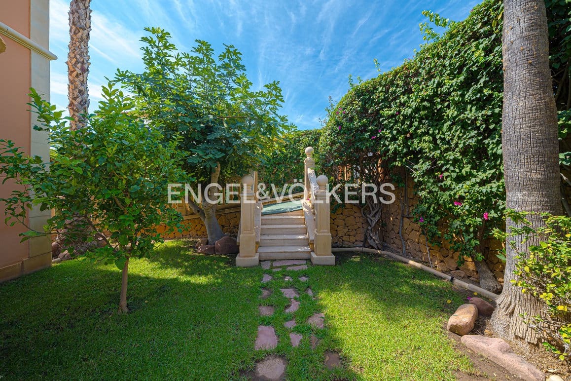 6 soverom Villa til salgs i Finestrat med svømmebasseng garasje - € 1 050 000 (Ref: 10091509)