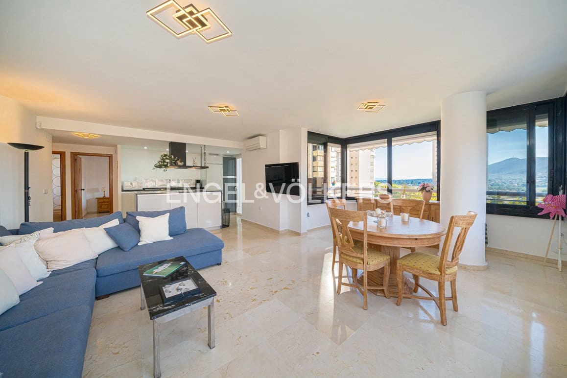 2 soverom Leilighet til salgs i Benidorm med svømmebasseng garasje - € 315 000 (Ref: 10135043)