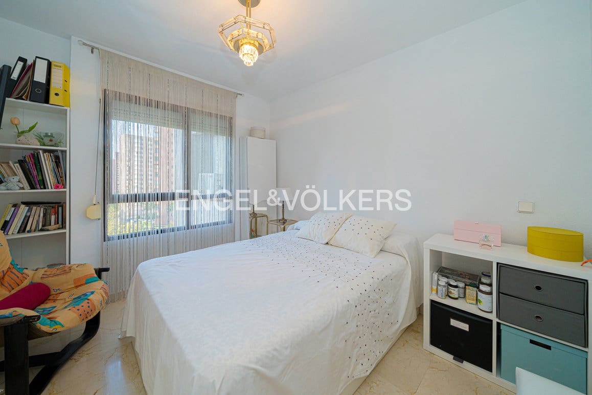 2 soverom Leilighet til salgs i Benidorm med svømmebasseng garasje - € 315 000 (Ref: 10135043)