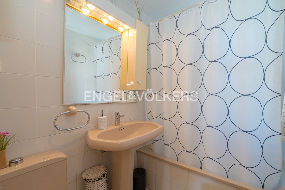 2 soverom Leilighet til salgs i Benidorm med svømmebasseng garasje - € 315 000 (Ref: 10135043)