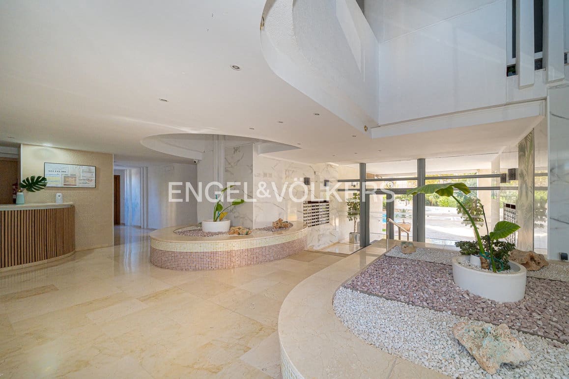 2 soverom Leilighet til salgs i Benidorm med svømmebasseng garasje - € 315 000 (Ref: 10135043)
