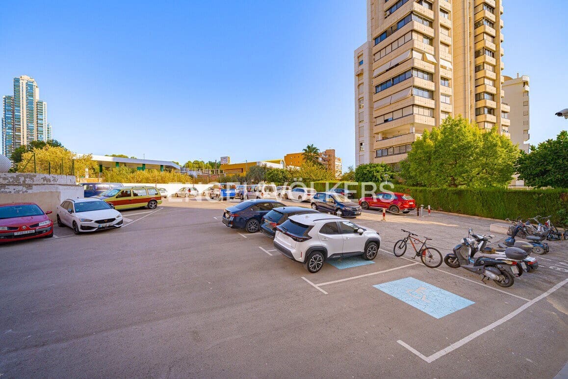 2 soverom Leilighet til salgs i Benidorm med svømmebasseng garasje - € 315 000 (Ref: 10135043)