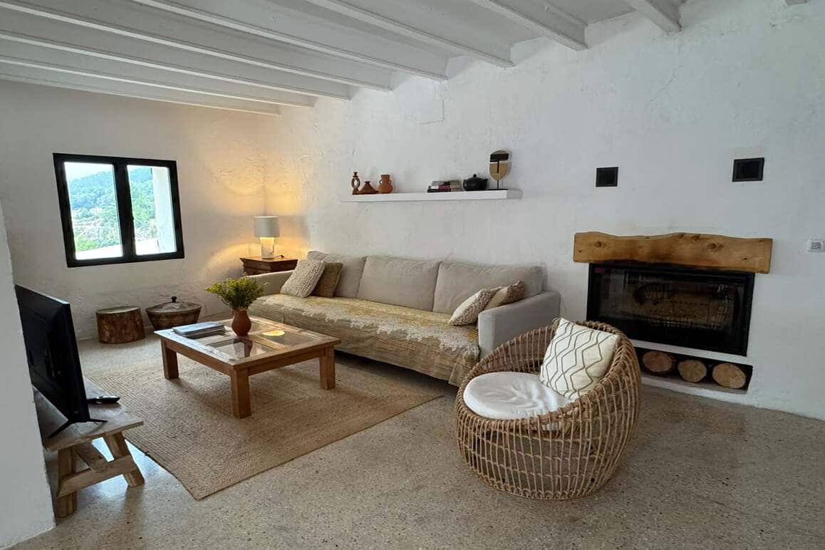 4 bedroom Villa for sale in Sella with pool garage - € 825,000 (Ref: 10163834)
