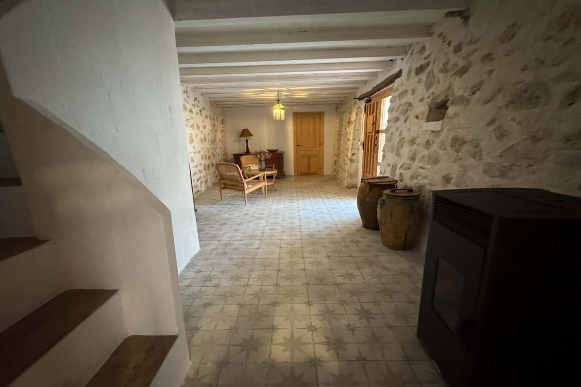 4 bedroom Villa for sale in Sella with pool garage - € 825,000 (Ref: 10163834)