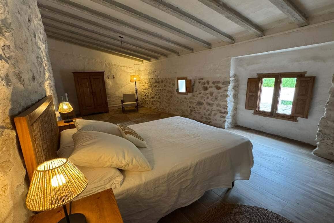 4 bedroom Villa for sale in Sella with pool garage - € 825,000 (Ref: 10163834)