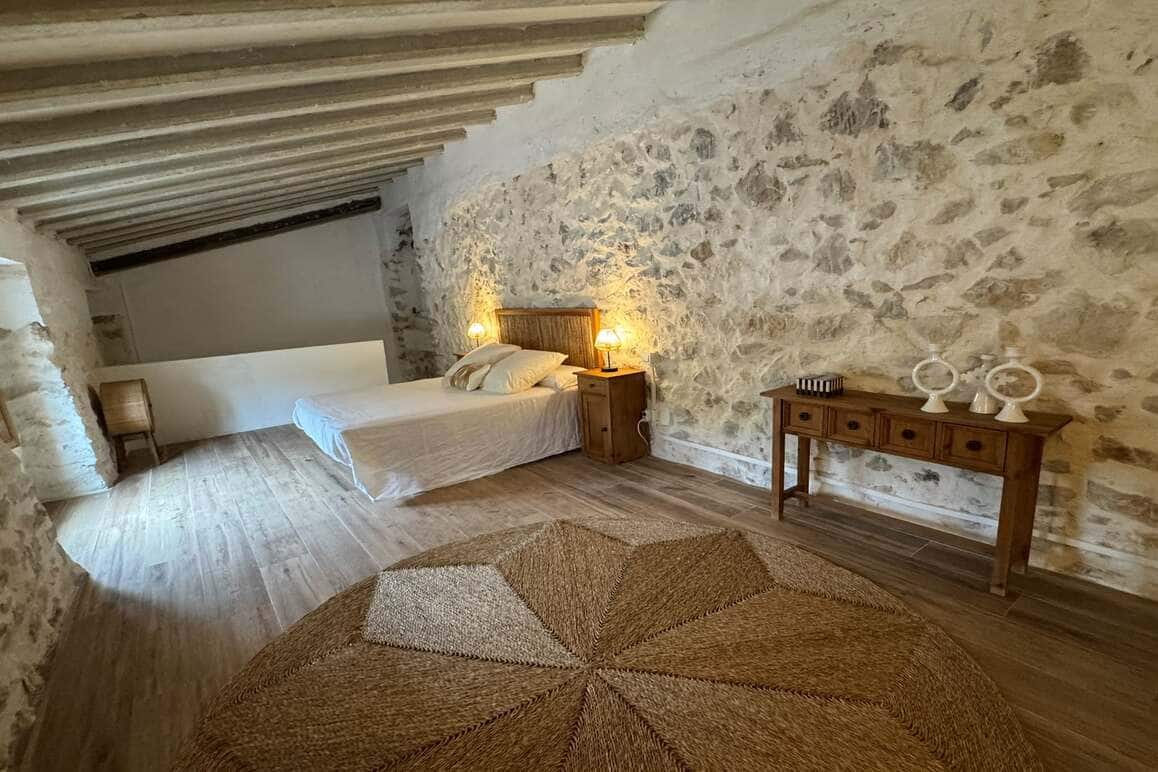 4 bedroom Villa for sale in Sella with pool garage - € 825,000 (Ref: 10163834)