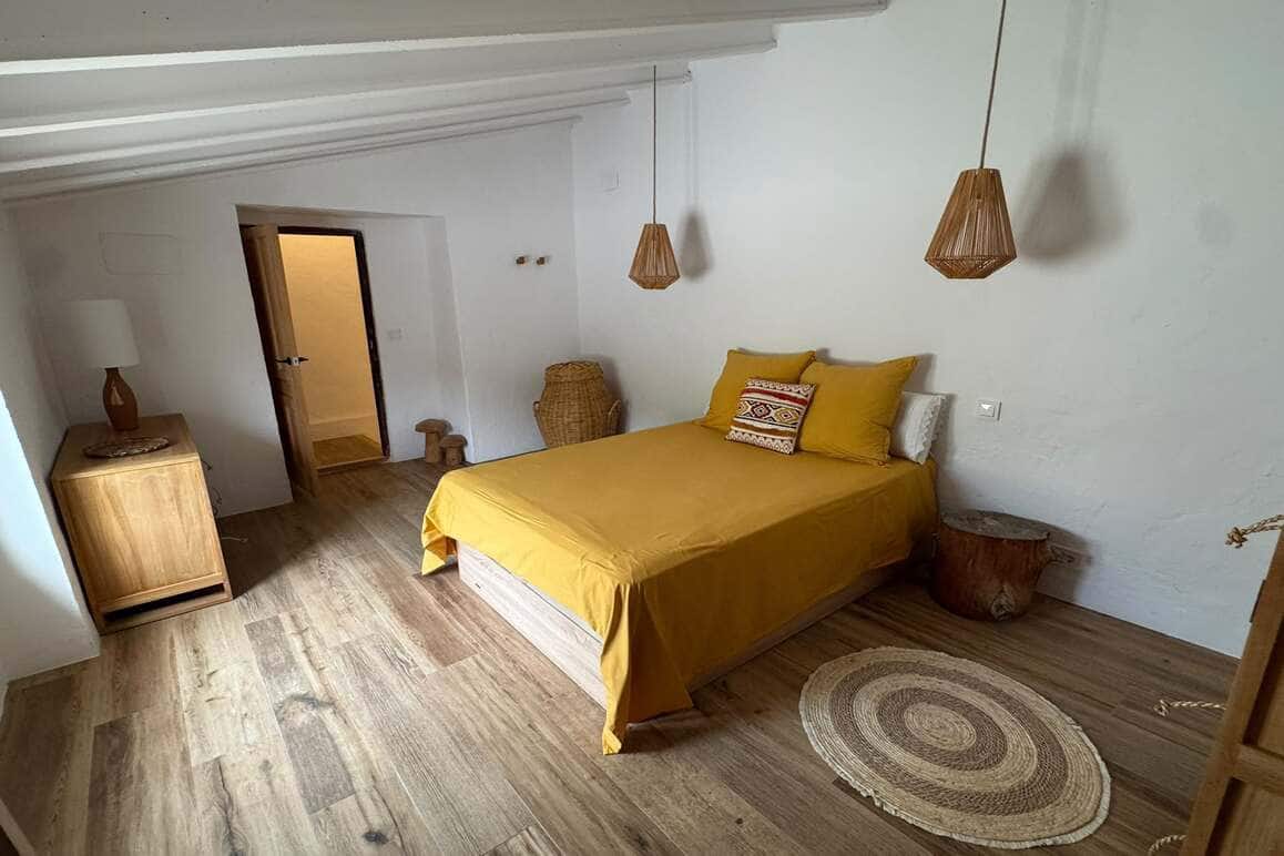 4 bedroom Villa for sale in Sella with pool garage - € 825,000 (Ref: 10163834)