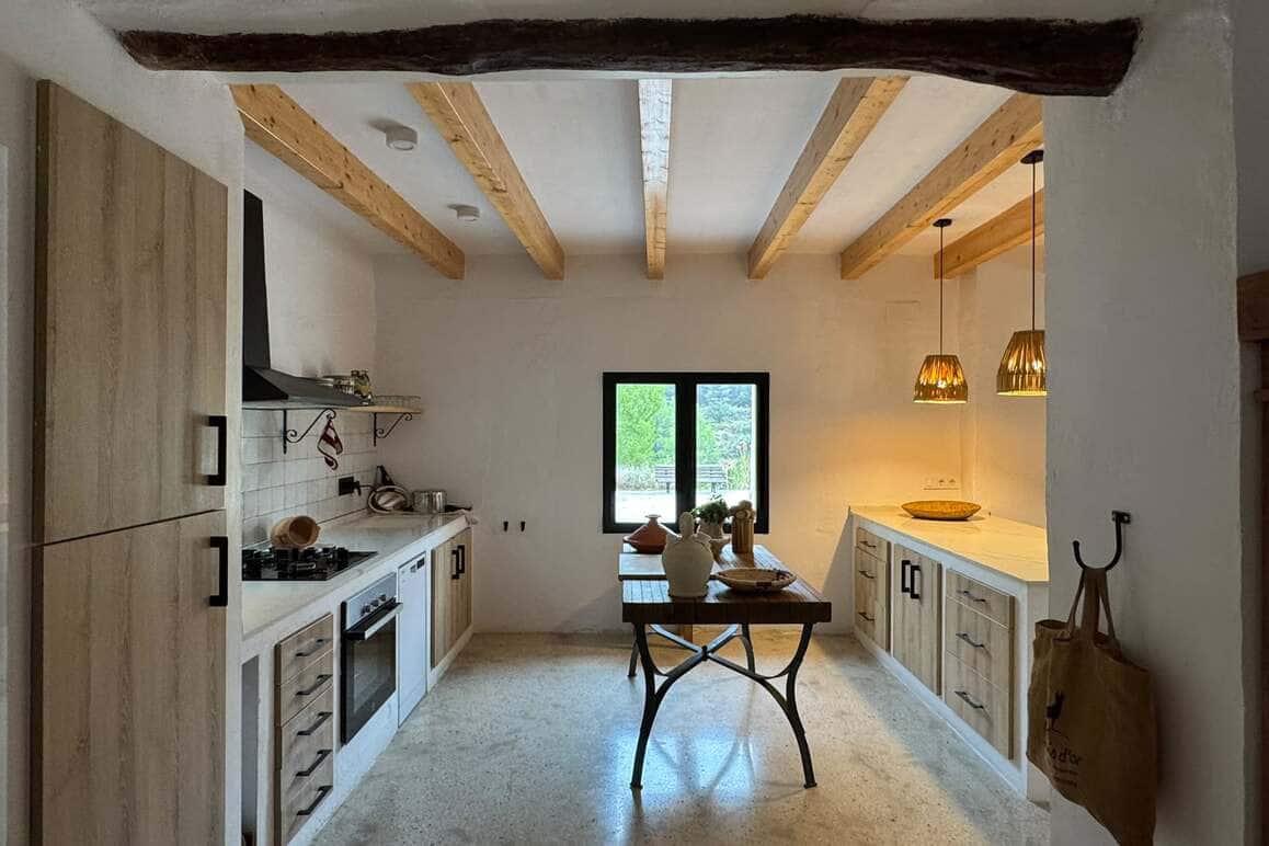 4 bedroom Villa for sale in Sella with pool garage - € 825,000 (Ref: 10163834)