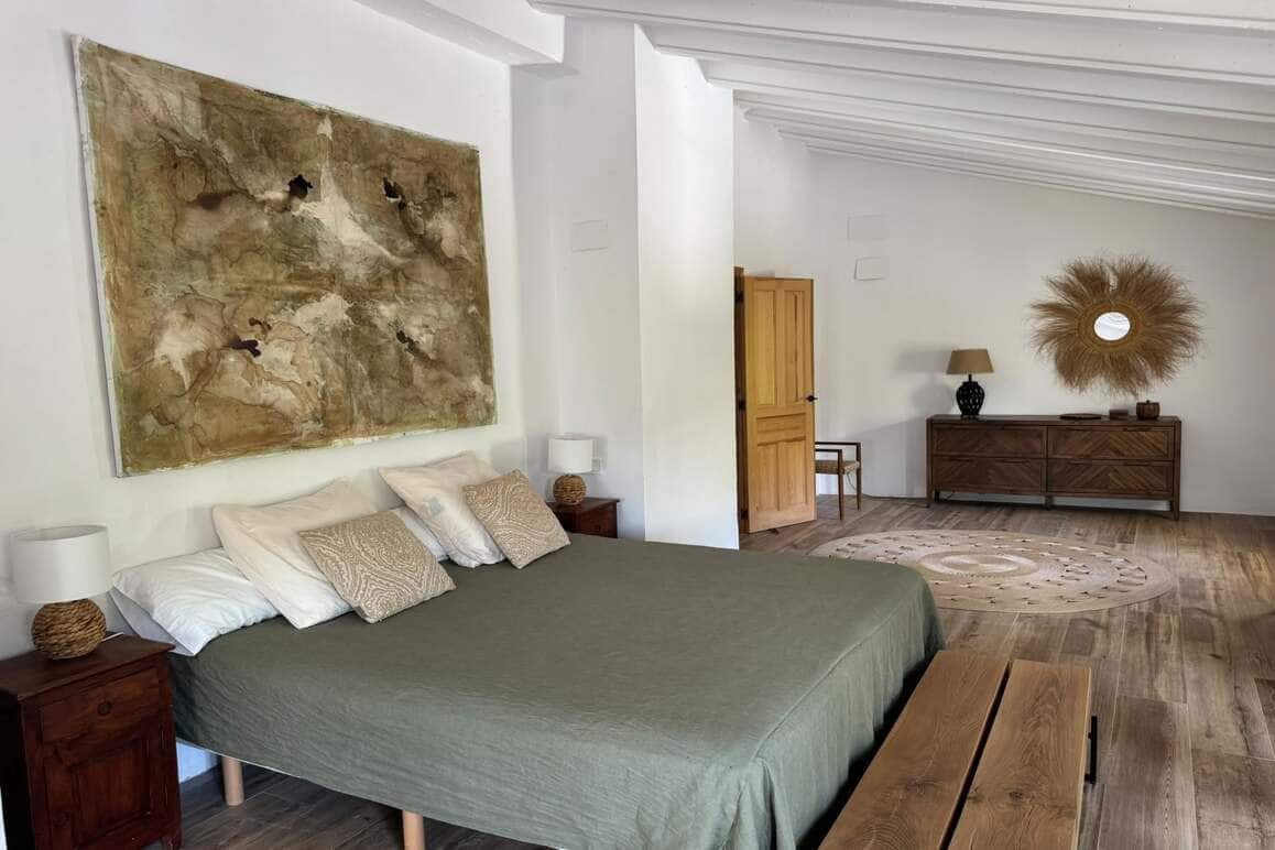 4 bedroom Villa for sale in Sella with pool garage - € 825,000 (Ref: 10163834)