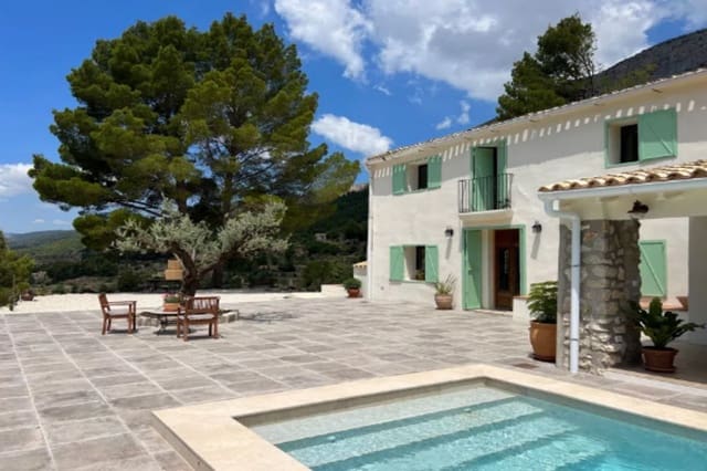 4 soverom Villa til salgs i Sella med svømmebasseng garasje - € 825 000 (Ref: 10163834)
