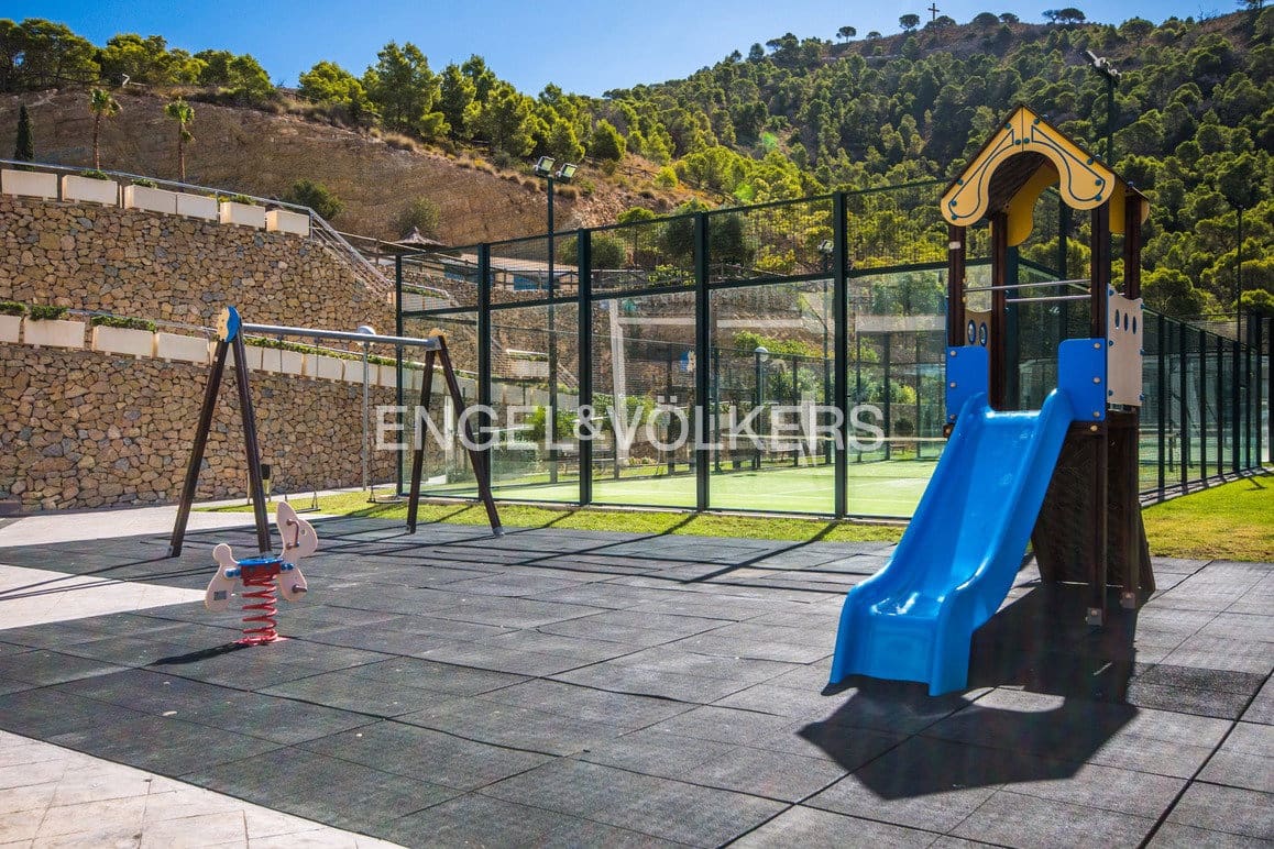 2 quarto Apartamento para venda em Benidorm com piscina garagem - 370 000 € (Ref: 10165832)