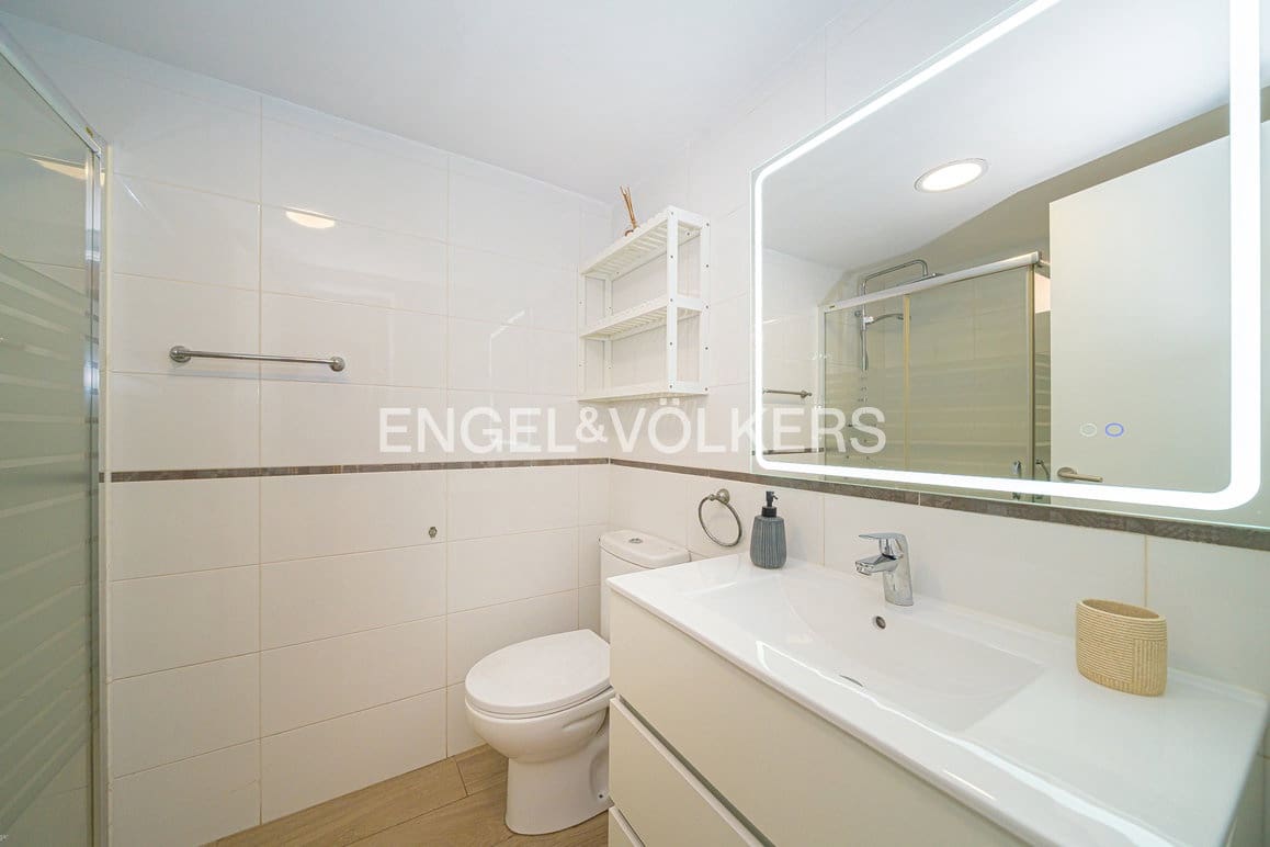 2 bedroom Apartment for rent in Benidorm with pool garage - € 1,200 (Ref: 10167453)