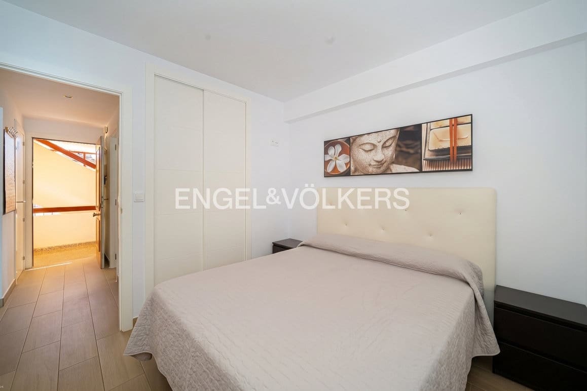 2 bedroom Apartment for rent in Benidorm with pool garage - € 1,200 (Ref: 10167453)
