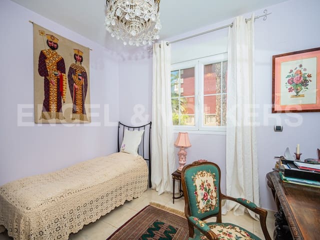 5 soveværelse Villa til salg i La Nucia med swimmingpool garage - € 800.000 (Ref: 8737009)