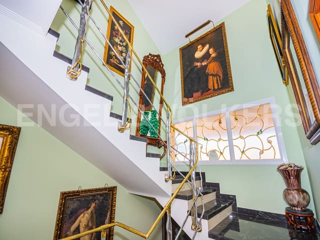 5 soveværelse Villa til salg i La Nucia med swimmingpool garage - € 800.000 (Ref: 8737009)