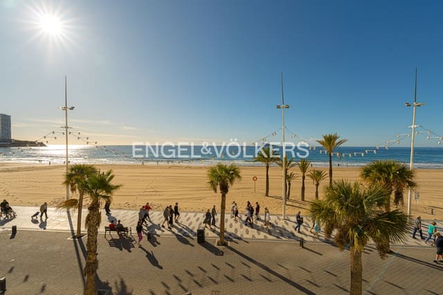 Apartamento de 3 habitaciones en Benidorm en venta - 535.000 € (Ref: 8799678)