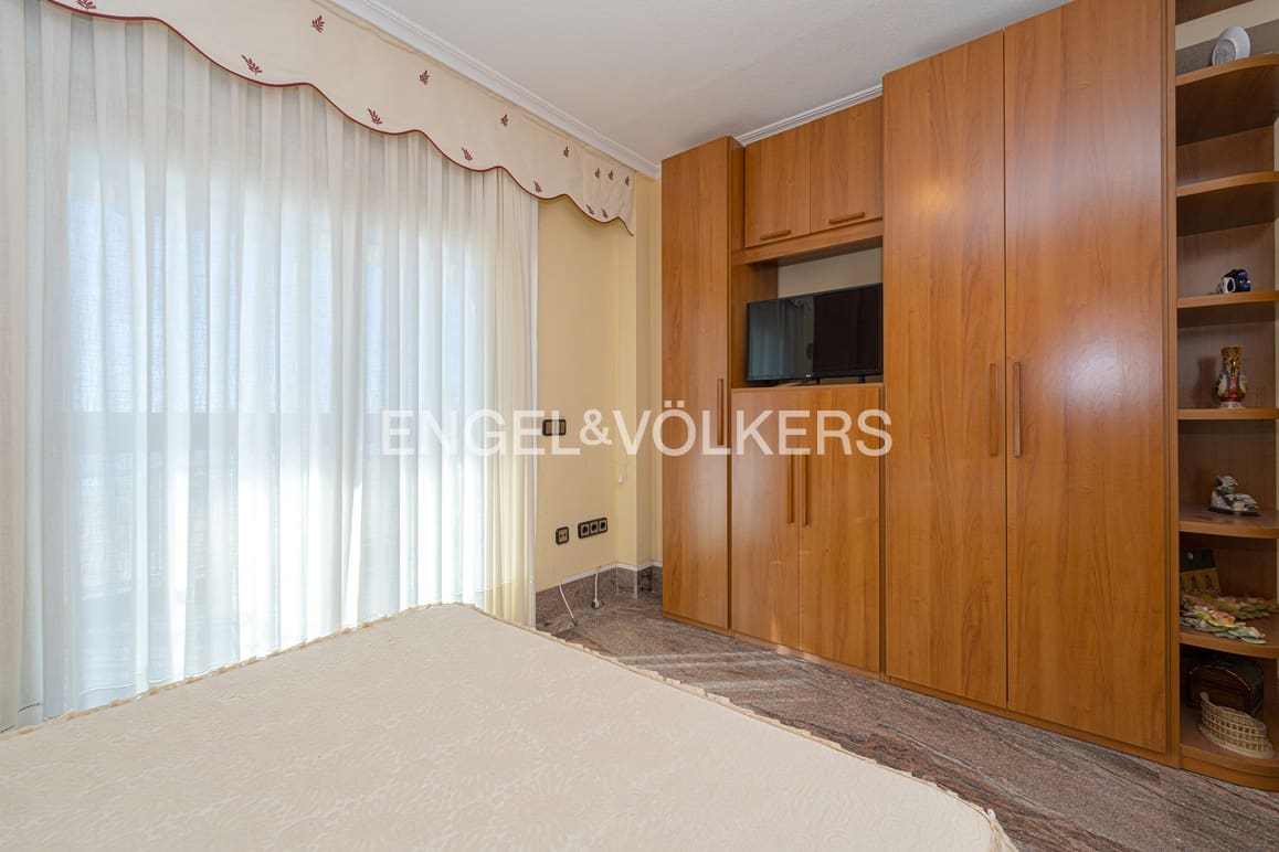 Apartamento de 3 habitaciones en Benidorm en venta - 535.000 € (Ref: 8799678)