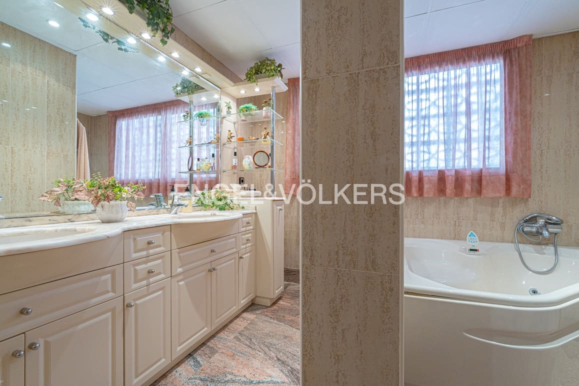 Apartamento de 3 habitaciones en Benidorm en venta - 535.000 € (Ref: 8799678)