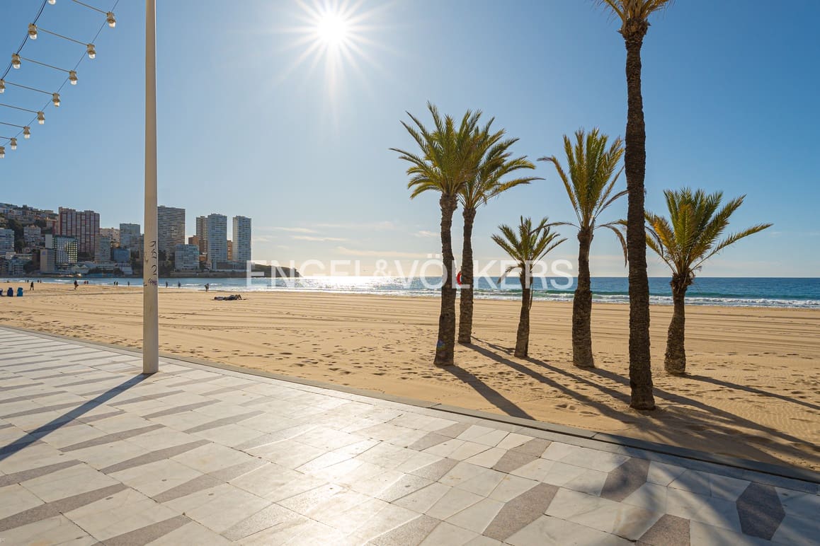 Apartamento de 3 habitaciones en Benidorm en venta - 535.000 € (Ref: 8799678)