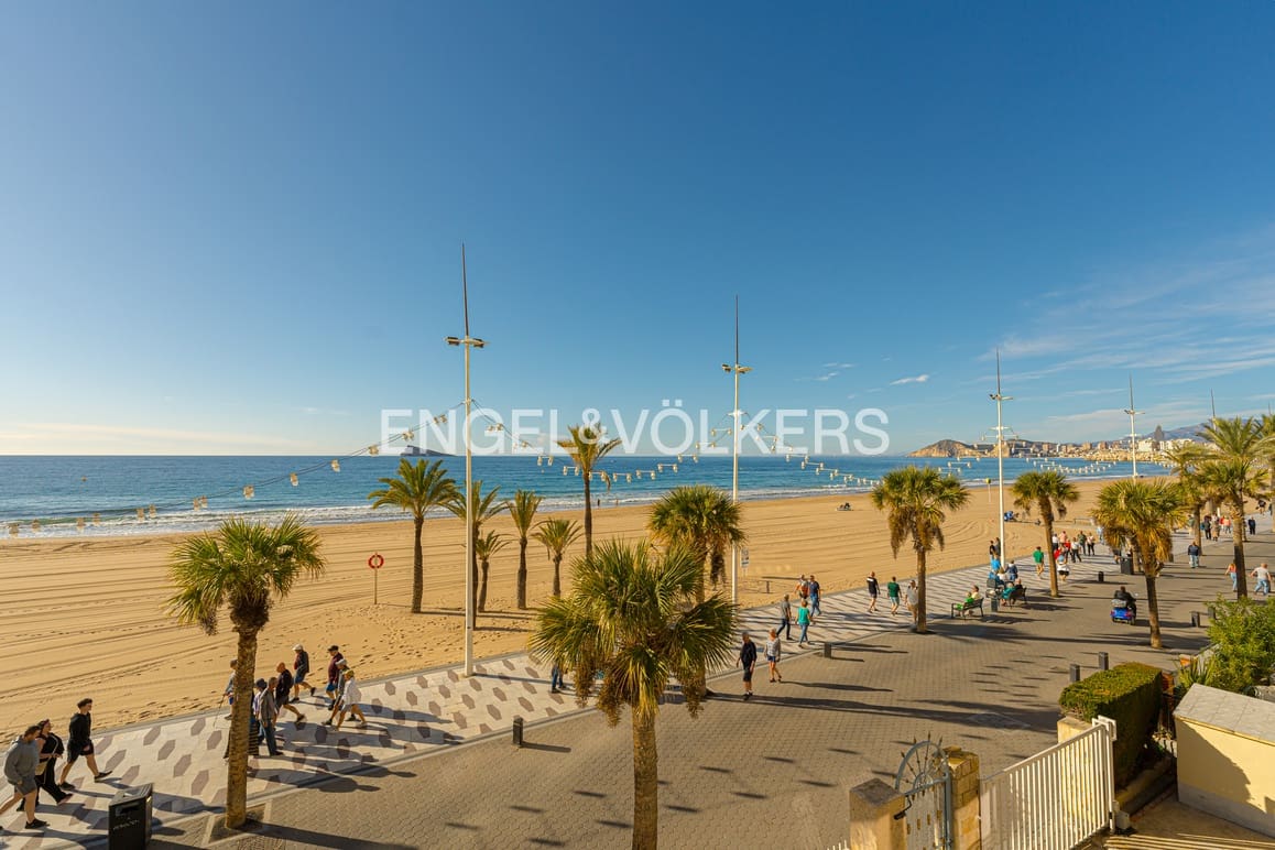 Apartamento de 3 habitaciones en Benidorm en venta - 535.000 € (Ref: 8799678)