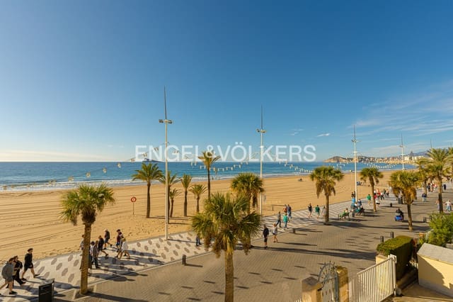 Apartamento de 3 habitaciones en Benidorm en venta - 535.000 € (Ref: 8799678)