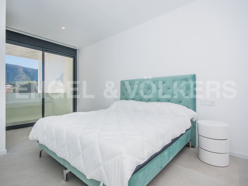 3 soveværelse Villa til salg i Albir med swimmingpool garage - € 665.000 (Ref: 8837960)