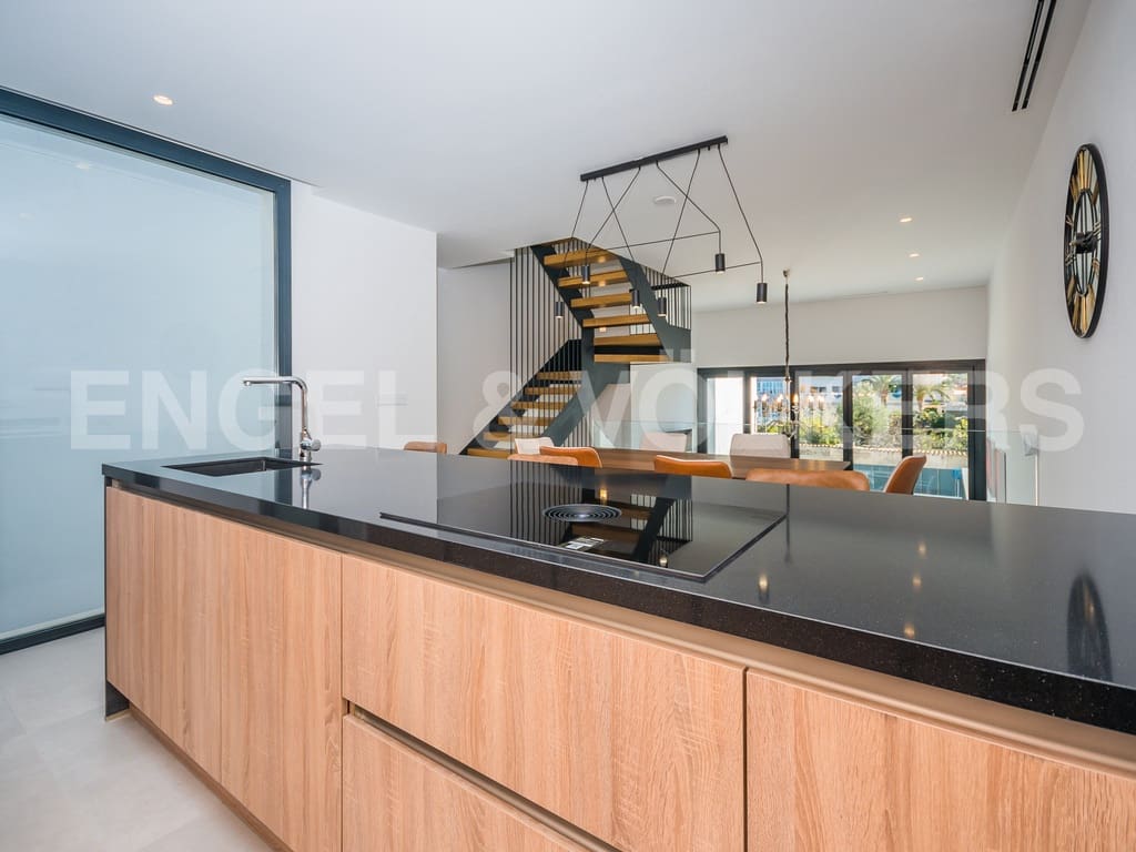 3 soveværelse Villa til salg i Albir med swimmingpool garage - € 665.000 (Ref: 8837960)