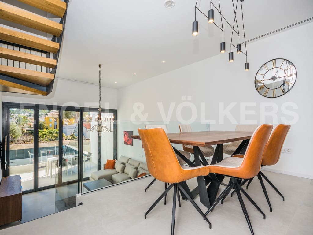 3 soveværelse Villa til salg i Albir med swimmingpool garage - € 665.000 (Ref: 8837960)