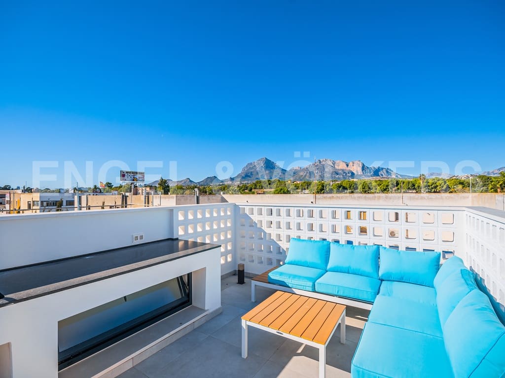 3 soveværelse Villa til salg i Albir med swimmingpool garage - € 665.000 (Ref: 8837960)