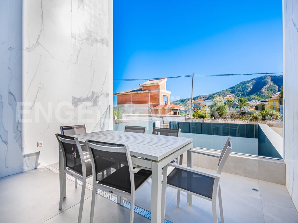 3 soveværelse Villa til salg i Albir med swimmingpool garage - € 665.000 (Ref: 8837960)
