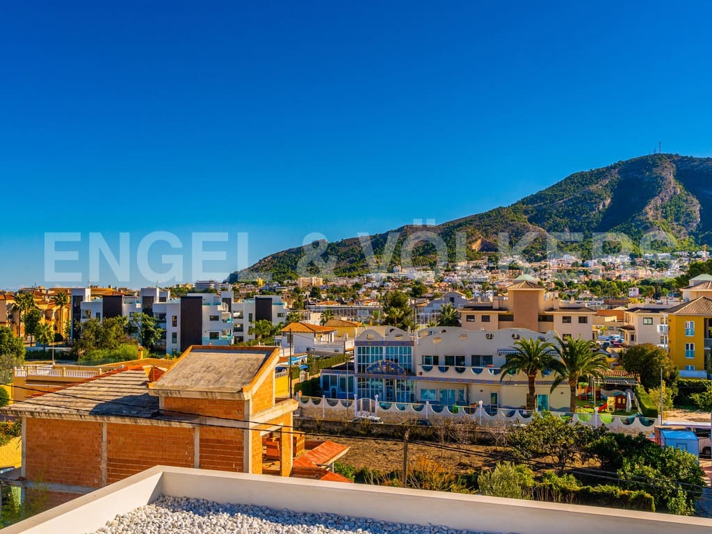 3 soveværelse Villa til salg i Albir med swimmingpool garage - € 665.000 (Ref: 8837960)
