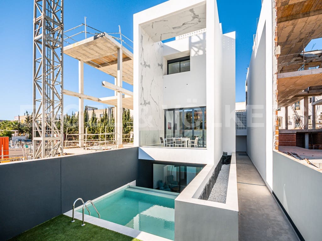 3 soveværelse Villa til salg i Albir med swimmingpool garage - € 665.000 (Ref: 8837960)