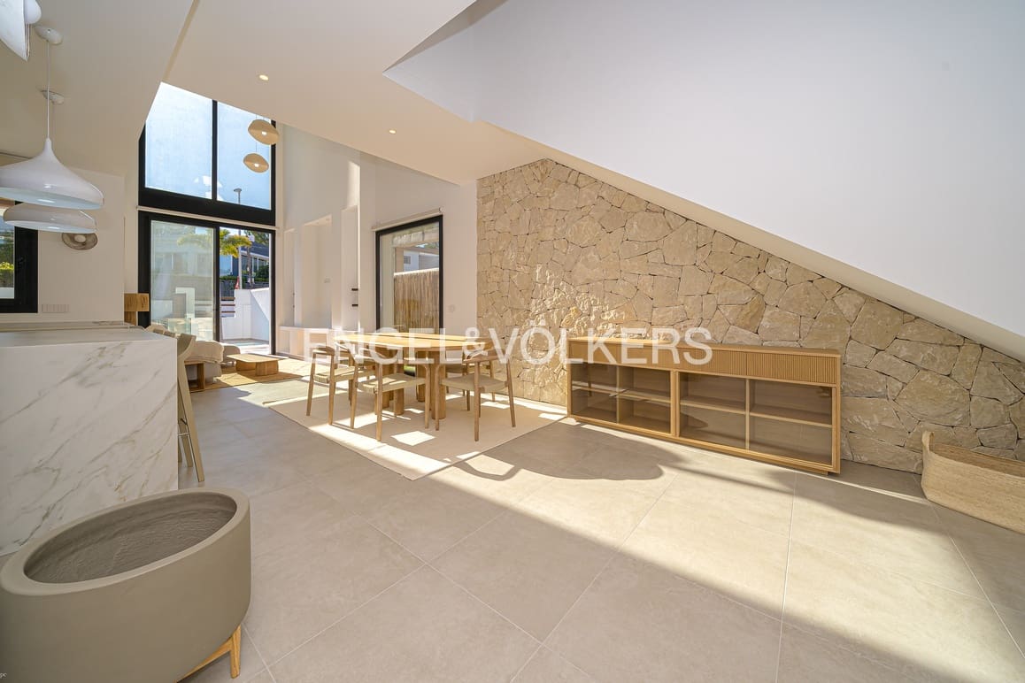 4 soveværelse Villa til salg i Albir med swimmingpool garage - € 875.000 (Ref: 8837962)