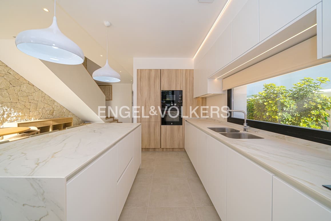 4 soveværelse Villa til salg i Albir med swimmingpool garage - € 875.000 (Ref: 8837962)