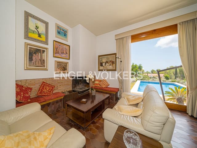 4 soverom Villa til salgs i La Nucia med svømmebasseng garasje - € 695 000 (Ref: 8846097)