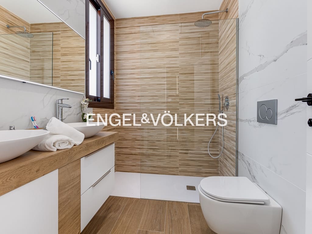 4 Zimmer Villa zu verkaufen in Finestrat mit Pool Garage - 730.000 € (Ref: 8850035)